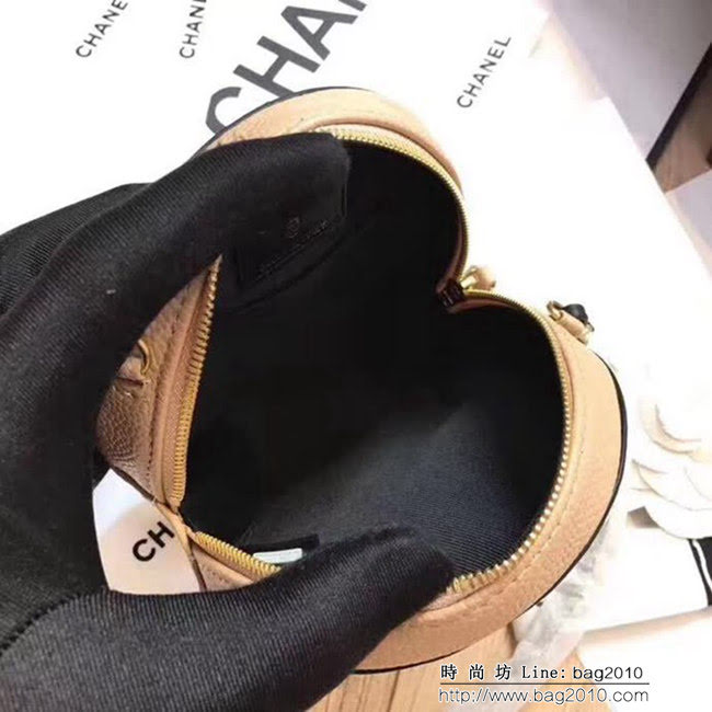 香奈兒CHANEL新品Chane*菱格球紋復古盒子造型 搭配精緻小巧 皮裹logo DSC1705